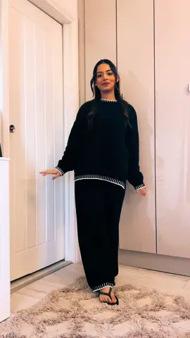Love thus co-ord set, tagged where you can get this from, in the video below, go check it out♥️ . #adeenashaiaan #bkshaan #bkanddeenasworld #bkanddeena #outfit #autumn #winterseason #trendy #fashion #shaniisworld #modestwear #modestfashion #modestinspo #knitted #coordset 