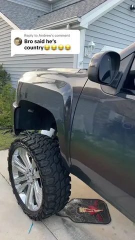 Replying to @Andrew i dont get it #trucks #squattedtrucks #carolinatrucks #carolinasquat 