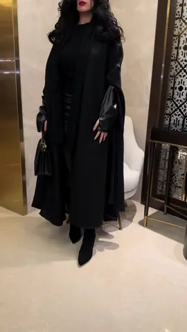جمااااال العبايه و بسسسس ب ٢٩٠ ريال!!