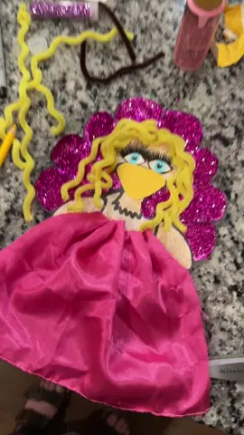 I’m a barbie girl, in a barbie world 💕 #kindergarten #turkeyindisguise #elementaryschool #momlife #barbie #barbiegirl #thanksandgiving #schoolproject #kindergartenmom #MomsofTikTok #momtok 