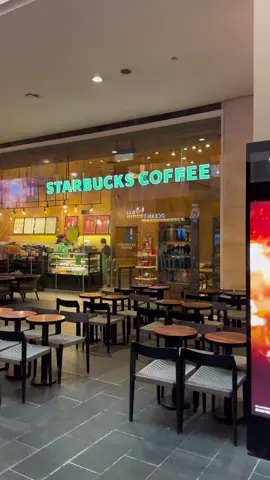 Starbucks in the most busy hours in the most crowded place in Malaysia bukit bintang pavilion is empty #bycottstarbucks is working 