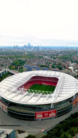 Emirates Stadium 🏟️ is a glorious masterpiece 😍    @pitchhunters #pitchhunters  #footballpitch #arsenal #gunners #london #phengland #footballstadium #emiratesstadium #arsenalfc #PremierLeague #football #footballreels