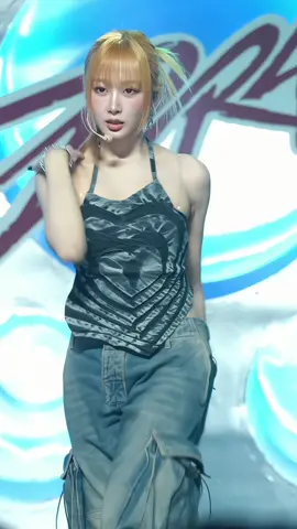 Shes eating that move up #giselle #aespa #fancam #xqlna 