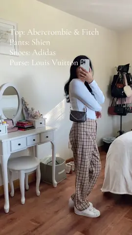 Still loving the white and brown combo🤍🤎 What color combos are you loving this fall?🥰 #fitcheck #fitvibes #outfitideas #outfitinspo #outfitinspiration #outfitoftheday #louisvuitton 