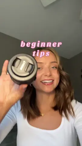 i still consider myself a beginner, but these are bare minimum, 2 main starting points to start bettering your portrait photography! when i was first starting out I WISH i could’ve gotten these straight-to-the-point tips. some photographers are just gatekeepers and still to this day i have people who just straight up won’t respond when i ask them a question/advice!🥲 well that isn’t how i roll! thankfully i’ve had some good friends help me out💕 part 1 of this new series!🥳 #greenscreen #beginnerphotography #beginnerphotographer #photography101 #photographytips #canonlens #beginnercameralens #beginnercamera 
