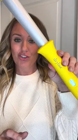 Drybar gifted me their “the wrap styling want” and all i can say is i am in love!! The reverse taper barrel makes for the perfect wave!!  Find it at sephora!!  #thedrybar #stylingwand #wandcurls #sephora 