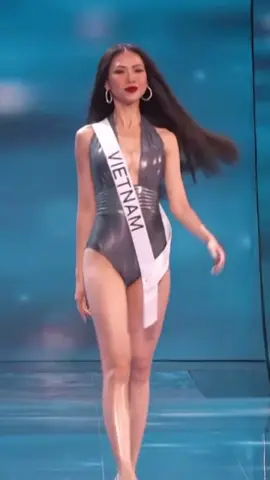 Đại diện Việt Nam với vẻ đẹp của sự tự tin trong phần thi Swimsuit tại đêm Bán kết Miss Universe 2023  #buiquynhhoa #missuniverse #missuniversevietnam 