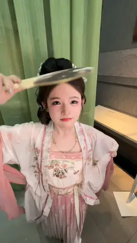 Tiểu thượng quan #小上官  #xuhuong #viral #gaixinhtiktok #gaixinhtrungquoc #cosplay #gaixinhchina #chinagirl #hanfugirl #douyin #theanh28 #schannel #trend #fyp 