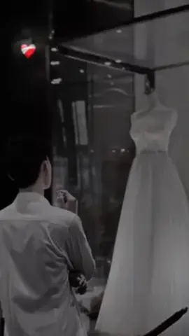 #CapCut Anh mặc váy thì lm sao có thể nhường cho em được chiếc váy cưới xinh đẹp đó... 😔💔 #FF #viral #xuhuongtiktok #trendnhinvaycuoi 