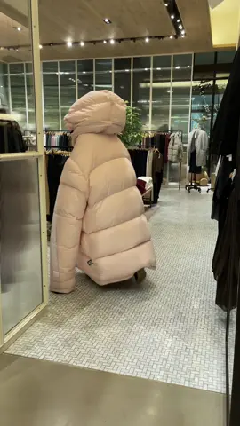 No Aritzia is safe from boyfriends #fyp #aritziapuffer #thesuperpuff #superpuff #aritzia #aritizastyle #boyfriend #AmongUs #pufferjacket #fyp #foryoupage #foryouu #humor #foryou #amongussound #fypシ #fypage @Benjamin Hunt @Aritzia 