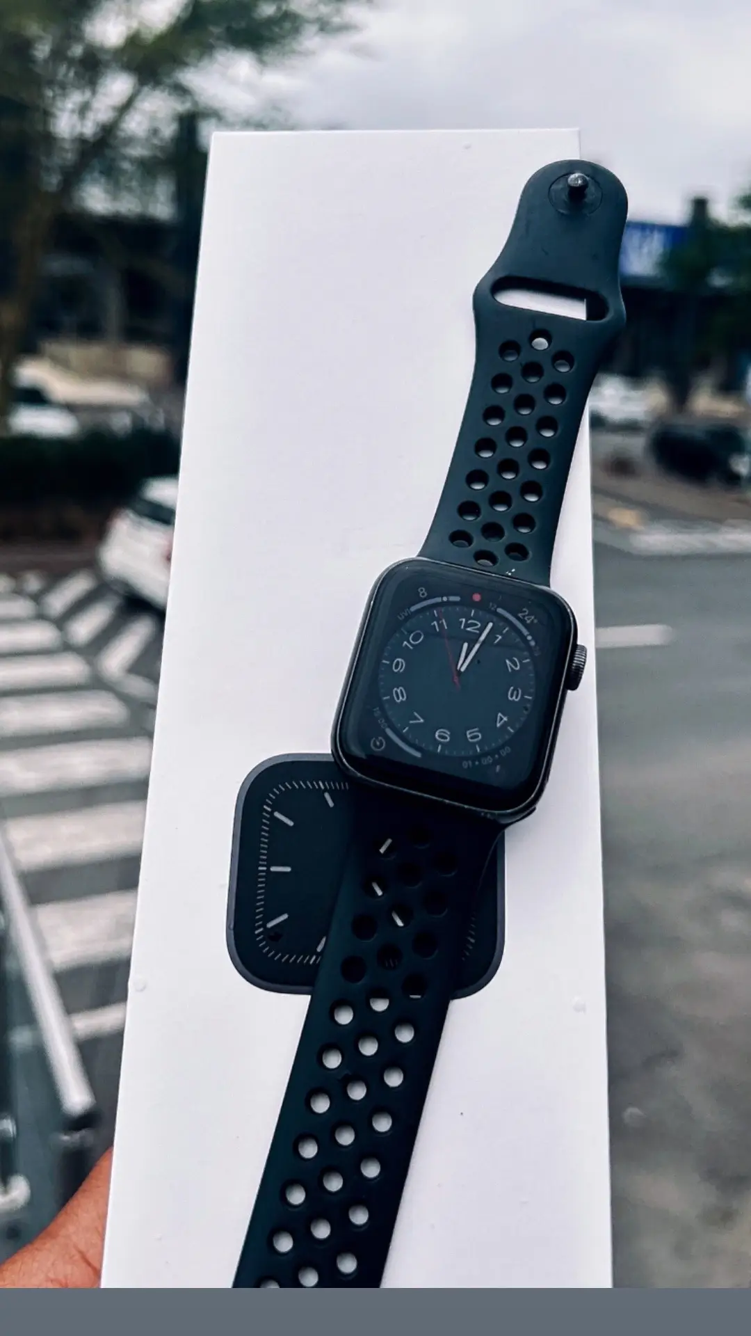 Apple Watch Series 5 ⌚️🍏 Space Gray 🤍💙 Aluminium case ❤️ Sport band,  Nike edition 🙌🏽🙌🏽 #appleberrycarecentre #beaconbaycrossing #preloved #repair #applewatch #series5 #nikeedition 