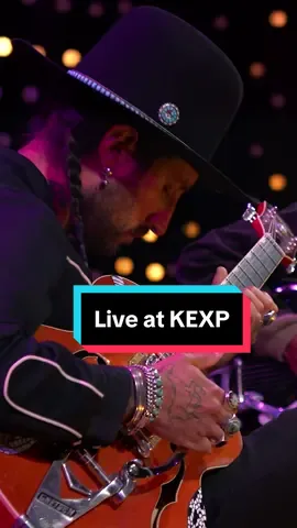 “Thunderbird” Live from @KEXP ❤️🦅 #hermanosgutierrez #easyeyesound #thunderbird #elbuenoyelmalo #hermanosgutierrezmusic #instrumental #guitar #live 