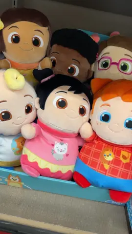 Ahh @ALDI USA has squishmallows are they are colomelon edition how freaking cute  #aldi #aldifinds #alditiktok #christmas #christmascountdown #colomelonbirthday #colomelonmom #colomelon #giftforkids #kids #toddlersoftiktok #toddlermom #squishmallows #hau #christmasshopping #christmasshop 