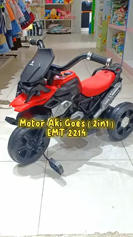Motoran aki Motor Anak Multifungsi ( 2 in 1 ) Aki dan gowes Exotic EMT 2214 Harga: 435.000 Motor Motoran Aki Anak  Merk : EXOTIC (BY PACIFIC)  Tipe : EMT 2214 (2in1 AKI GOWES) Spesifikasi : ️ Baterai 1 x 6V4.5Ah ️ One-Key Starter ️ Transmisi maju mundur ️ Beban maksimum 20 Kg ️ Sumber tenaga : Baterai Lead-Acid 1 x 6V 4.5Ah ️ Tenaga penggerak : Motor 1 x 380 ️ Pedal injak ️ Transmisi maju mundur ️ Kecepatan 6km/Jam ️ Musik ️ Lampu LED - uk 70x30x50cm  READY STOK  NEW !! Barang Baru Original 100%  Standart SNI