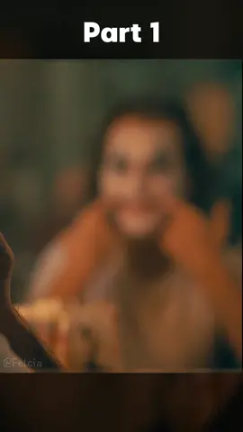 Despite his sad life,he brought a smile to a sad child.Don’t smile.#tiktok #fyp #movie #joker 