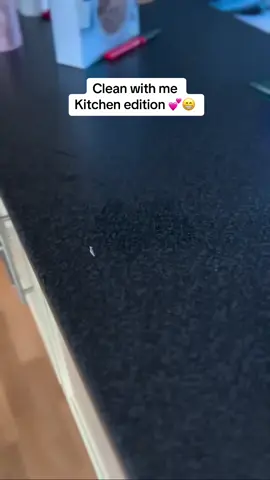 #cleanwithme2021 #cleanwithmemotivation #cleaneithme2023 #cleanwithmekayleighx #mrshinchhome #mrshinchmademedoit #mrshinchwaxmelts #mrshin #mrshinchcleaning #xmas #cleanwithabbi #cleanwithpassionfornow #mrshinch #fyp #happyfriday #happyfridayeveryone 