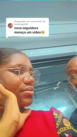 Respondendo a @isaemayola8 Ela me mandou sentar direito 😂 me chamou para participar do vídeo dela não aceitei 😂 ficou má 😂😂 