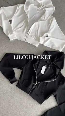 new arrival : LILOU JACKET. ini sih fix gaboleh skip karna sebagus itu 😩🫶🏻 #iwearyoowol #cropjacket #knitjacket 