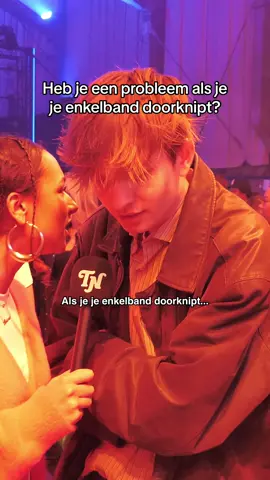 Welke motie moeten we nog meer bespreken? 👀 Volgende week woensdag (22 november) zijn de Tweede Kamerverkiezingen, en kun jij stemmen. Wij zijn de komende dagen op pad en stellen mensen de vraag: “Wat is je Mo?!” We bespreken moties die recent door de tweede kamer zijn behandeld en hopen jou daarmee te helpen kiezen🤝🏼 Het doorknippen van een enkelband is wel strafbaar, maar alleen als de enkelband daarbij wordt vernield. Lilian Helder (BBB) vindt dat het verwijderen, dan wel onklaar maken van de enkelband op zichzelf strafbaar moet zijn. Daarnaast nam De Tweede Kamer met grote meerderheid een motie aan waarin staat dat het maximale geluidsniveau op evenementen en in de horeca naar beneden moet, maar als de muziek in clubs verplicht zachter moet komt het bestaansrecht van ondernemers in gevaar volgens de Koninklijke Horeca Nederland. Swipe voor een overzicht van de partijen die het eens/oneens zijn met de desbetreffende motie❤️ #fyp #verkiezingen #topnotchnl 