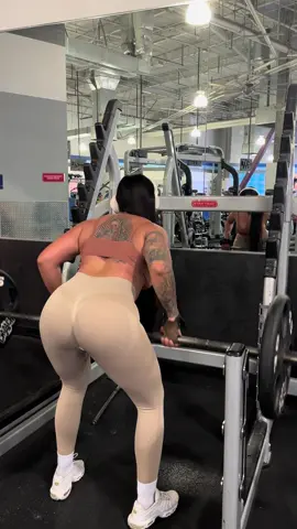 🦍 #trending #fyp #parati #gymfits #gymsongs #gymedits #rutinadeespalda 