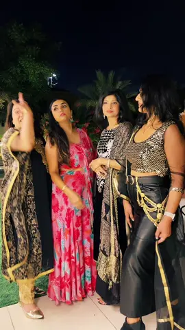 Diwali WOW#happydiwalieveryone #friends #desigirls 