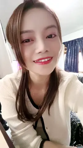 難得打扮自己一下~~