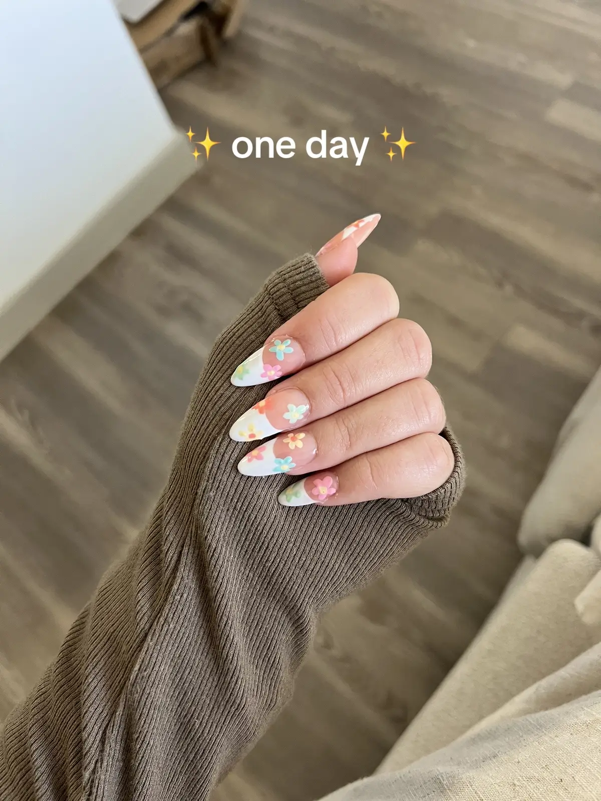 “one day i’ll learn to do my own nails” 💌 two years later and here we are! 🩵 i wanted to learn how to do my nails because i hated feeling like i was wasting 1-2hrs just sitting there waiting to be done (also the expense!) 🥹 but i also couldnt stand not having them done… so i took notes when i went each time until i decided to try it for myself. definitely a learning curve & a lot of paitence (the first time i did my own acrylics it probably took ~6 hours) but now i do my own gelx manicure every 1.5-2 weeks & couldnt be happier 💅 i dont have to pay extra or feel guilty for getting a pretty design, i can watch a show or listen to music while i do them (which now takes ~45 min to 1.5 hrs depending on how extensive the design is - i paint both hands myself but my left hand is still a little slow in the painting process) 🩷 so if youre looking for a sign to learn to do your own nails THIS IS YOUR SIGN! Its SO WORTH IT 💌💅✨🫶🏼 #dayoneoroneday #diymanicure #gelxnails 