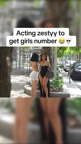 He too good at that 😭 #gyat #rizz #prank #viral #funny 