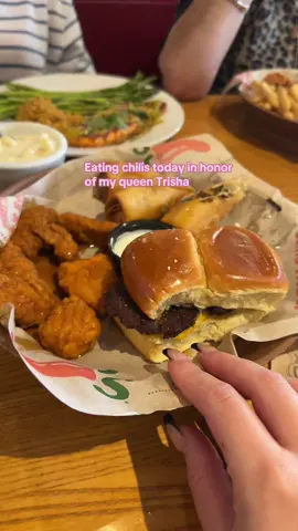 @trishapaytas #chilis im an appetizer girly 
