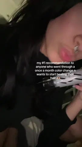 100% recommend if youre constantly seeing the dead ends of your hair on the sink after one brushing sesh 🤍 also has glitter for my bad b!tches 🫶🏻 #wowproducts #ad 