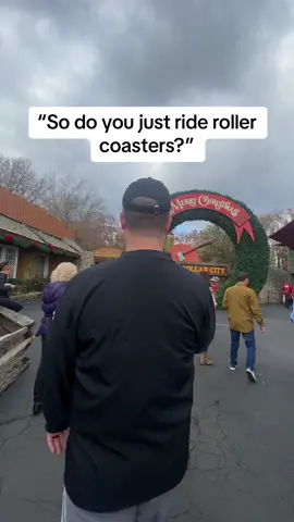 Having the time of his life. 🛷 🐓 🍞  #silverdollarcity #silverdollarcitytiktok #silverdollarcitychristmas #coastercuzzies #oldtimechristmas @Roller Coaster Podcast 