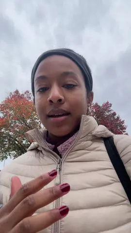 I am once again crawling to the end #dailyvlog #medschool #medstudent #medschoolproblems #30daychallenge #medschoolblog #medschoollife #boston #bostonuniversityred #opi #opinails #rednails #cherrycola 