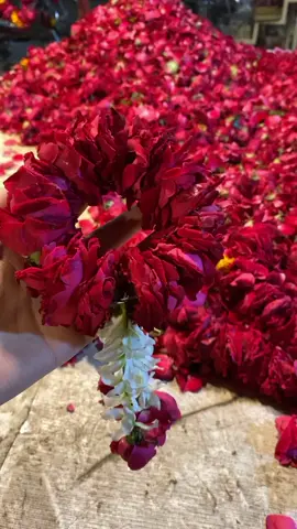My obsession with gajra’s 🥹❤️#gajray #gajraylover #flowers #wedding #cute #foryou #viralvideo 