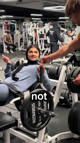 Beat Me At Any Lift To Win $1,000💪🏽‼️ #challenge #pullup #money #mrbeast #gym #winmoney #viral #trend #lift #win #fitnesschallenge #adamthedunker 