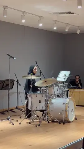 رعاك الله -@Hussain Al Jassmi   I upload it again because they muted the first one(IG: Rqm_shj) 🫣#drums #حسين_الجسمي #drummer #uae 