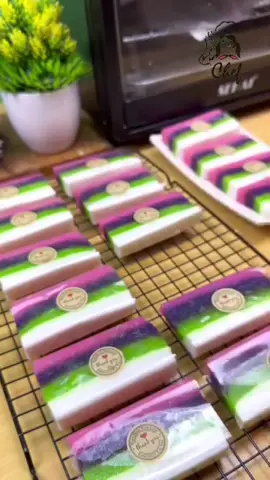 Kue lapis pelangi, bahan dari ubi kayu, mantap benget nih bun untuk ide jualan ataupun pesanan hantaran, bahan murah untung gede #video #tiktok #capcut #viralvideo #videoviral #videos #videoviralitiktok #viraltiktok #viralvideo #viralvideotiktok #videotiktok #fyp #fypシ゚viral #fypage #foryou #foryoupage #foryourpage #jajanan #jajanantiktok #jajananviral #kue #kuliner #kulinertiktok #kuetradisional #ubi #kreatif 