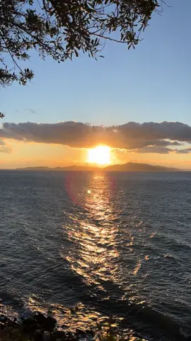 Sonbahar🍁🍂 #bodrum #turgutreis #günbatımı #güneş #deniz #sea #dalga #trend #viral #viralvideo #reels #viraltiktok #keşfetteyizzz #keşfet #gökyüzü #bulut #sonbahar #mevsim #turkey 