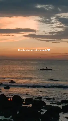 Papa gagal menemaniku sampai wisuda tapi papa tidak gagal membuat ku jadi anak yang kuat. #ayah #wisuda2023 #unsulbar 