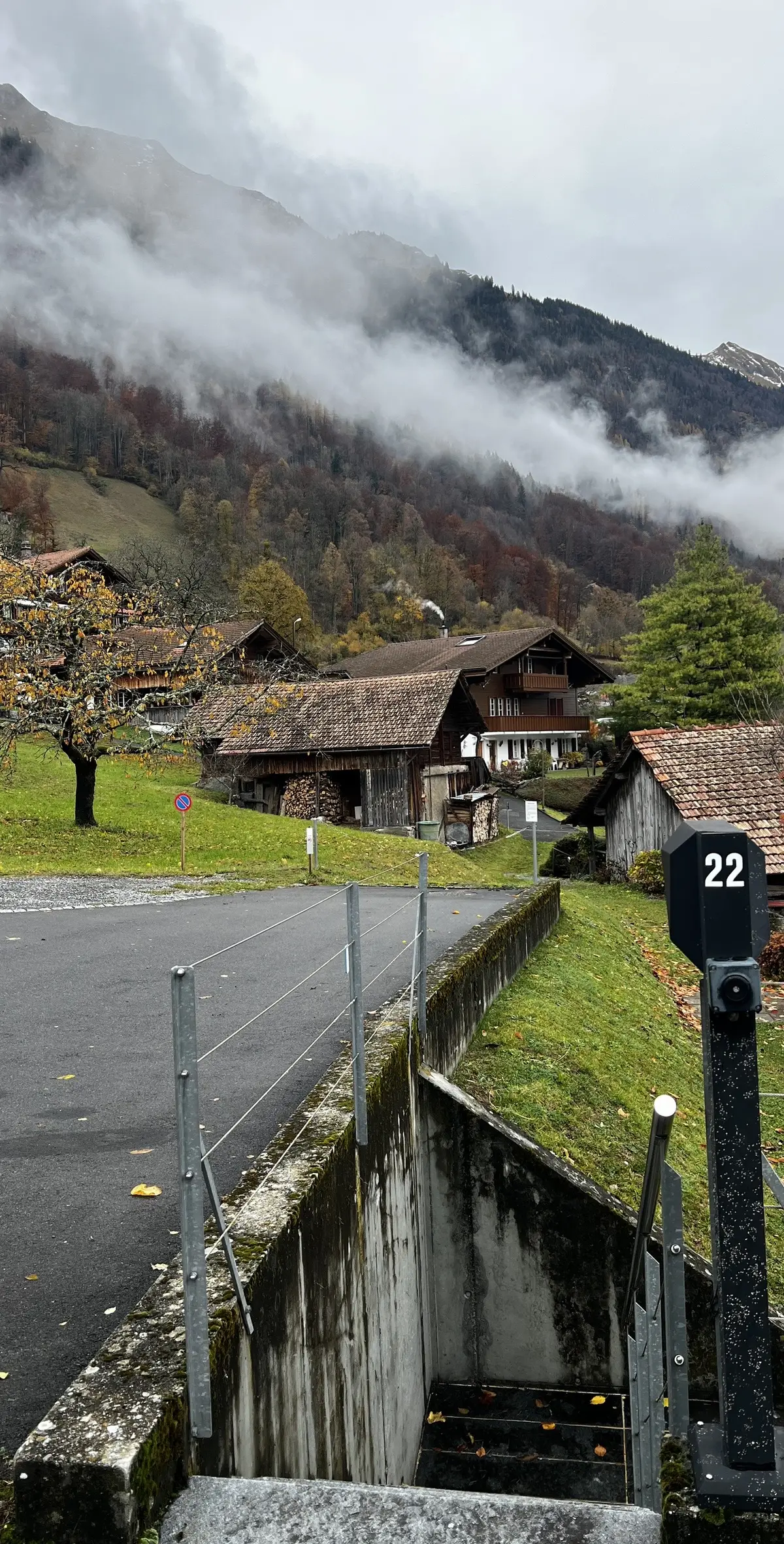 Switzerland in November 🇨🇭.. . . . . #سويسرا🇨🇭 #انترلاكن_سويسرا🇨🇭 #انترلاكن #برينز #نوفمبر #شتاء #مطر#سفر #switzerland #intrlaken #winter #november #fyp #fypシ 