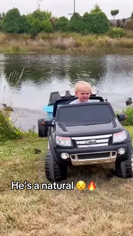 Little man is already a pro 👏 (via @_LiamsLife_) #truck #trailer #country #boat