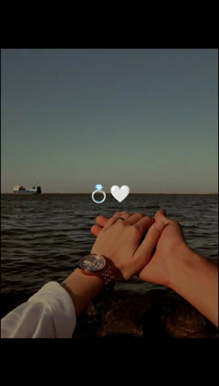 وبحبك بكل وما فيا 🌚♥️🌝✨🌎