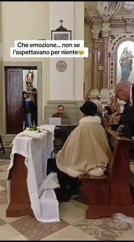 sono tornato dall’inghilterra per fare una sorpresa ai miei nonni per il loro anniversario #sorpresa #fyp #anniversariodimatrimonio 