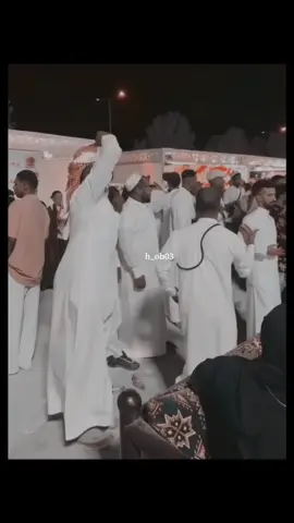 ركب 🎧 وعطها على رجل 💃🏻😂 وزماني يا زماني يا زماني 💃🏻🔥 @فهيدان الخاثر @عـــــبـــــود♡♕.  #عشوائيات #ريمكسات #h_ob03 