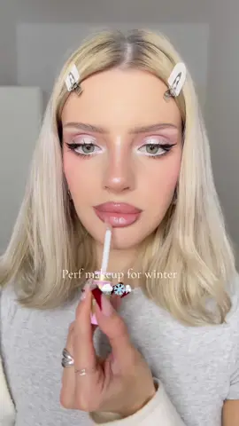 Makeup for winter❄️Save it for later🌨️ #winter #wintermakeup #wintermakeuplook #winterseason #makeup #makeuptutorial #imcoldmakeup #coldmakeup 