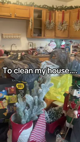 Working on this $### today video will be up soon 🫣🥴#cleanwithme #messyhouse #CleanTok