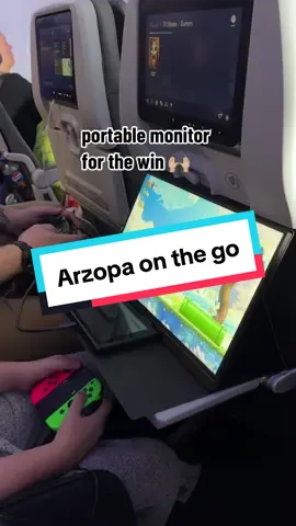 We took the Arzopa portable monitor with us on a plane and it was perfect for playing the Nintendo Switch #tiktokshopblackfriday #tiktokshopcybermonday #christmas #arzopaportablemonitor #jetblue 