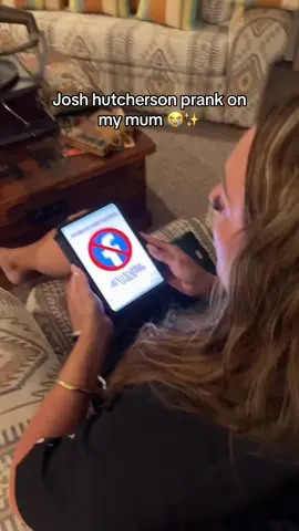 ITS MY FAVOURITE APP😭😡 #fyp #joshhutcherson #prank #blowthisup #foryoupage #oldlady #grumpymum #karen #unlockmylikes #xybca #facebook 
