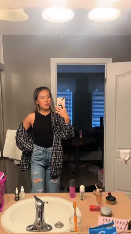 another concert vlog #niagarafalls #Vlog #dayinmylife #concert #brettyoung #comewithme #greatertorontoarea #toronto #yyz #niagarafallscanada #food #torontolife #torontotiktok #concertvlog #asian 