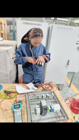 #SAMA28 #tswanatiktok #ypfッ #shebeshxt❤️🔥😭 #womeninengineering👷‍♀️👷👷‍♀️ #mechanician #instrumentationengineering 