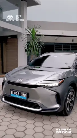 Toyota All New bZ4X BEV adalah pilihan terbaik untuk Dion Wiyoko, mobil full electric dengan desain modern dan performa tinggi. Dengan teknologi elektrifikasi Battery EV, All New bZ4X BEV ikut serta mendukung mengurangi emisi karbon. Sehingga menjadi ramah lingkungan.  Penasaran dengan Toyota All New bZ4X BEV? Datangi dealer Toyota terdekat di kotamu.  #ToyotaIndonesia #AllNewbZ4XBEV  #ItsTimeForEveryone